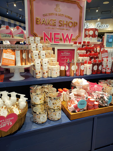 Shopping Mall «Newport Centre», reviews and photos, 30 Mall Dr W, Jersey City, NJ 07310, USA