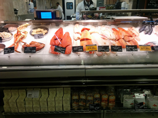 Gourmet Grocery Store «Metropolitan Market Magnolia», reviews and photos, 3830 34th Ave W, Seattle, WA 98199, USA