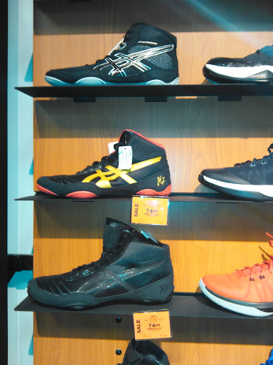 MC Sports, 9348 WI-16 #100, Onalaska, WI 54650, USA, 