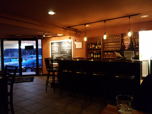 Wine Store «Sunfish Cellars Wine & Spirits», reviews and photos, 803 Sibley Memorial Hwy, St Paul, MN 55118, USA