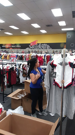 Clothing Store «Citi Trends», reviews and photos, 2925 W 159th St, Markham, IL 60428, USA