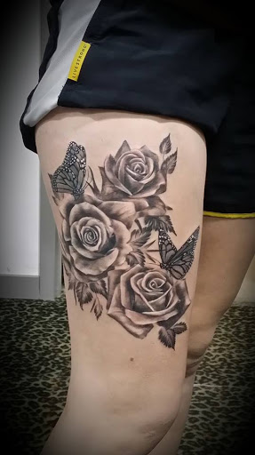 Tattoo Shop «Sarenity Tattoo & Piercing in Birchwood Mall», reviews and photos, 4350 24th Ave, Fort Gratiot Twp, MI 48059, USA