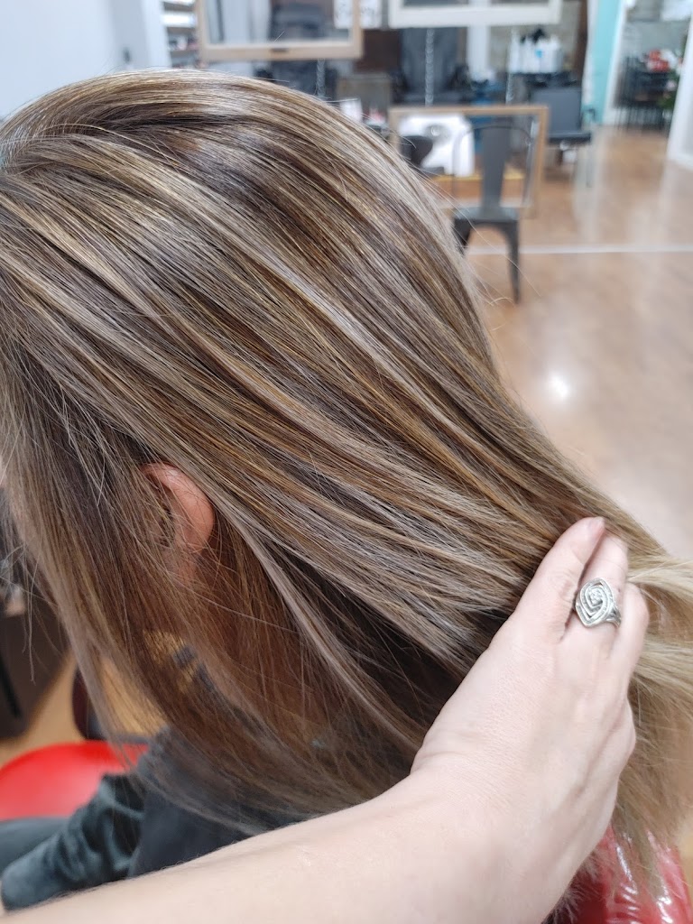 Christina Henson Hair 83341