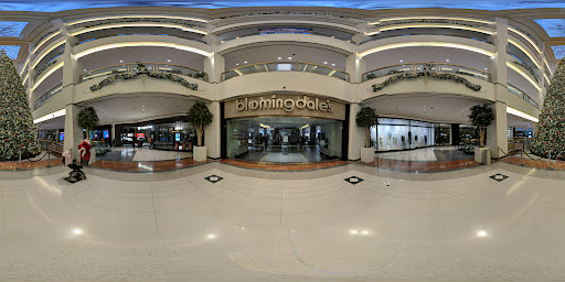 Shopping Mall «900 North Michigan Shops», reviews and photos, 900 N Michigan Ave, Chicago, IL 60611, USA