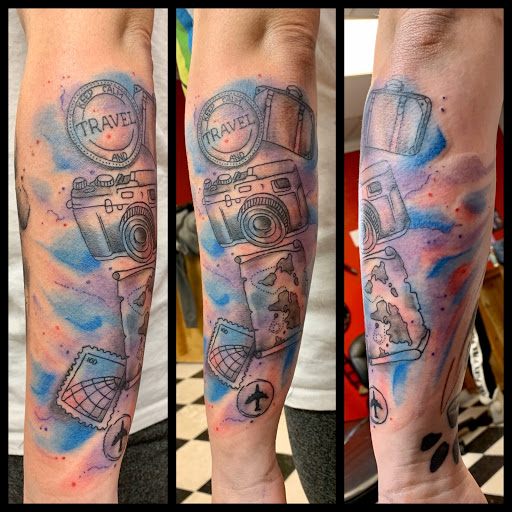 Tattoo Shop «Wizink Tattoos», reviews and photos, 118 N Chapel St, Louisville, OH 44641, USA