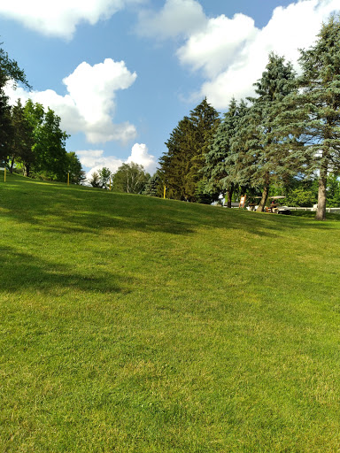 Golf Course «Meadowlake Golf & Swim», reviews and photos, 1211 39th St NE, Canton, OH 44714, USA