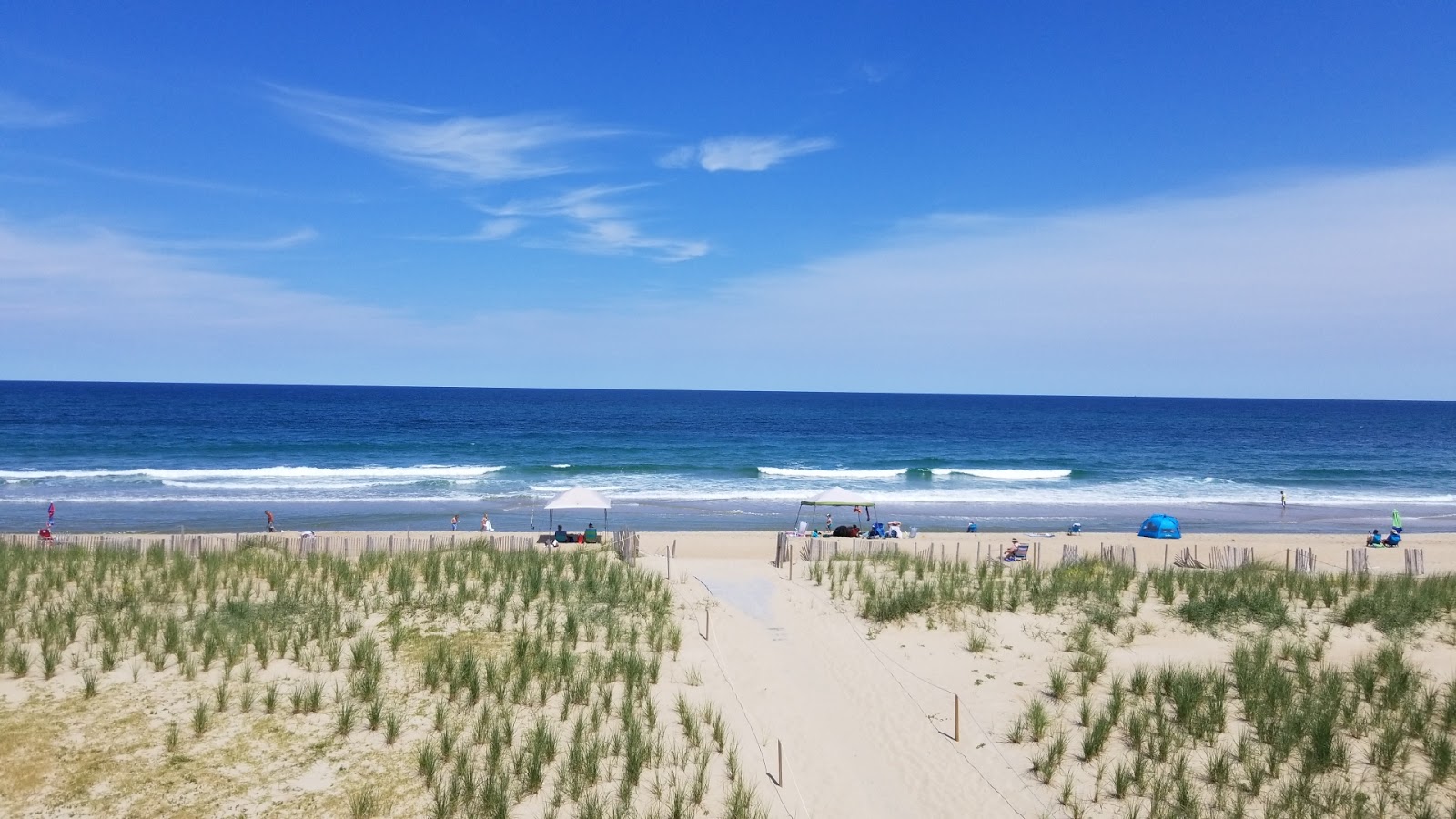 Foto di Old Lighthouse beach e l'insediamento