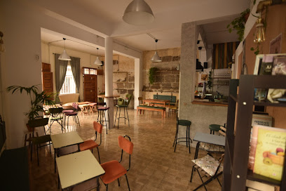 La Inquieta Café Bar - C. Guaires, 30, 35460 Gáldar, Las Palmas, Spain
