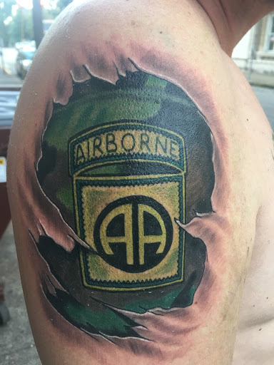 Tattoo Shop «Electric Anchor Tattoo Co.», reviews and photos, 820 Market St #100, Parkersburg, WV 26101, USA