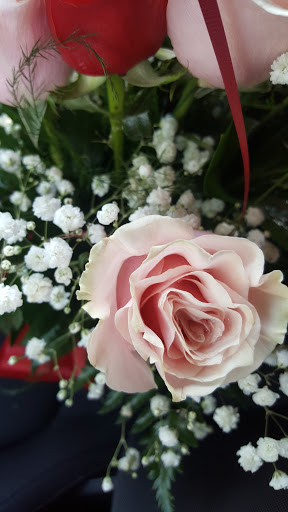 Florist «Blossom Flower Shop», reviews and photos, 906 N Frazier St, Conroe, TX 77301, USA