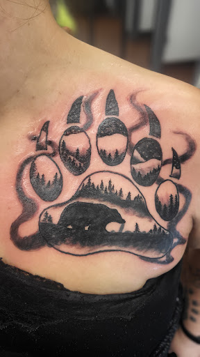 Explore ladies side tattoo ideas, creative tattoo ideas in Lewiston, available at Walkins tattoos studio