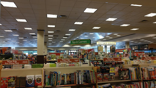 Book Store «Barnes & Noble», reviews and photos, 18025 Garden Way NE, Woodinville, WA 98072, USA