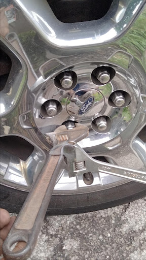 Auto Body Shop «Terrys North Coast Auto», reviews and photos, 3328 St Clair Ave NE, Cleveland, OH 44114, USA