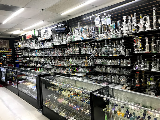 Tobacco Shop «Baytown Smoke Shop», reviews and photos, 3620 Garth Rd, Baytown, TX 77521, USA
