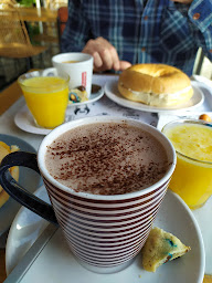 Photo n°13 de Emilie and the Cool Kids à Biot ()