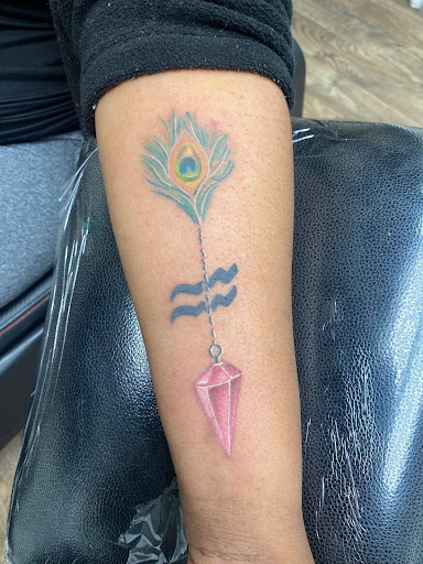 Explore hummingbird tattoo ideas, creative tattoo ideas in Chattanooga, available at Chattanooga Tattoo Company