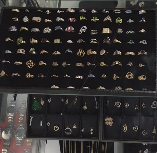 Pawn Shop «River City Pawn & Jewelry», reviews and photos, 417 Main St, Schertz, TX 78154, USA
