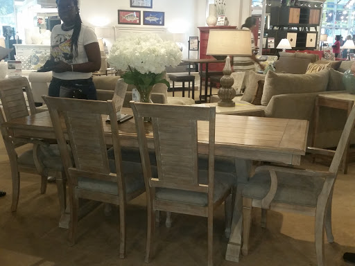 Furniture Store «Rooms To Go & Rooms To Go Kids Furniture Store - Sawgrass Mills (Plantation)», reviews and photos, 1905 N Flamingo Rd, Plantation, FL 33323, USA