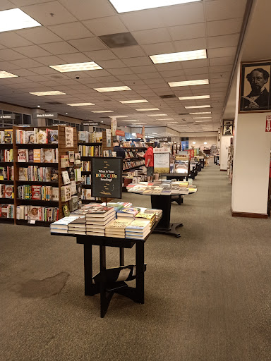 Book Store «Barnes And Noble», reviews and photos, 7610 Hazard Center Dr, San Diego, CA 92108, USA