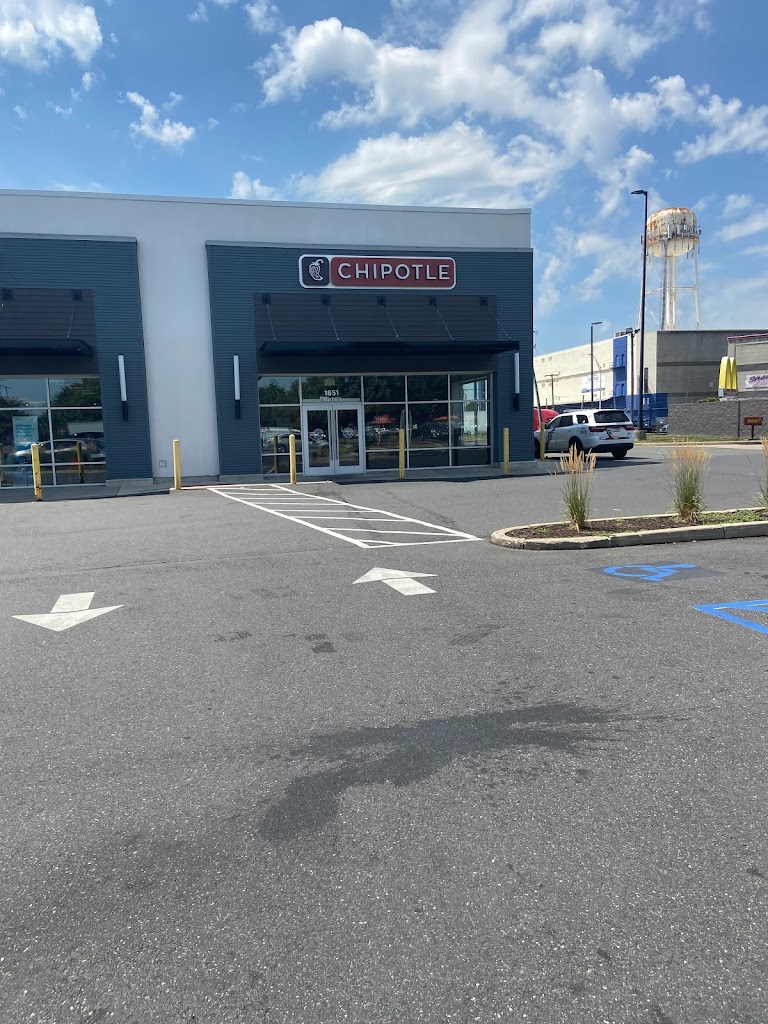 Chipotle Mexican Grill 19148