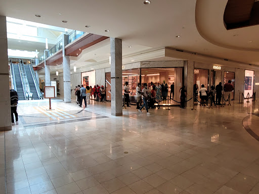 Shopping Mall «Phipps Plaza», reviews and photos, 3500 Peachtree Rd NE, Atlanta, GA 30326, USA