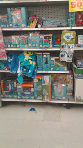 Dollar Store «FAMILY DOLLAR», reviews and photos, 930 N 27th St, Milwaukee, WI 53208, USA