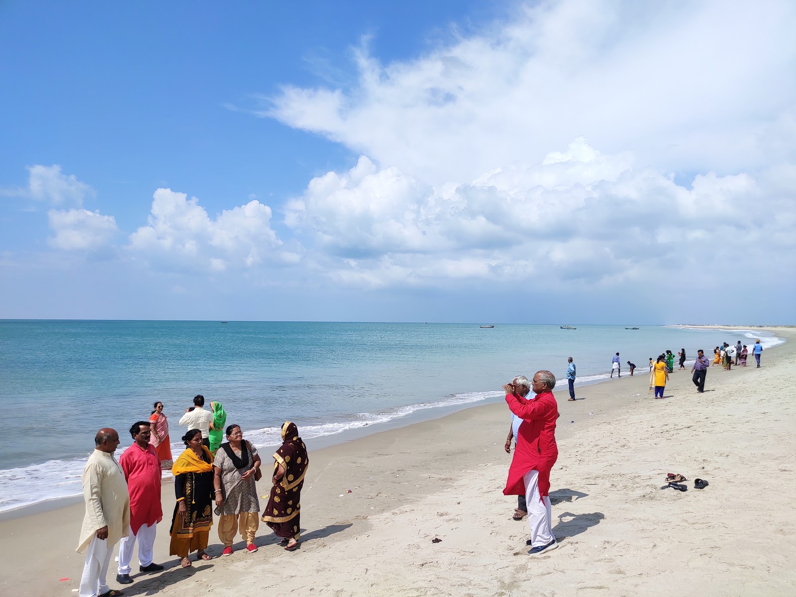 Foto von Indian Ocean Beach mit beiger sand Oberfläche