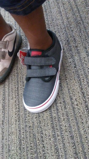 Shoe Store «Famous Footwear», reviews and photos, 4340 N Leavitt Rd, Lorain, OH 44053, USA