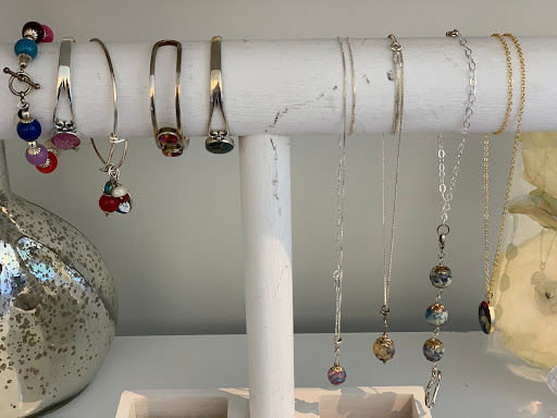 Jewelry Designer «Flowers Forever», reviews and photos, 2769 Rosewood Dr, Columbia, SC 29205, USA