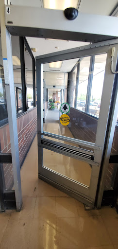 Grocery Store «Jewel-Osco», reviews and photos, 20 Biesterfield Rd, Elk Grove Village, IL 60007, USA