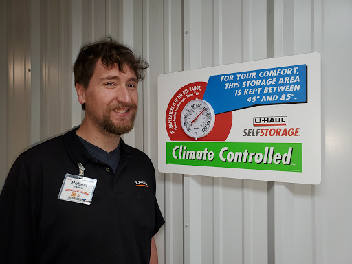 Truck Rental Agency «U-Haul Moving & Storage of Riverhead Ny», reviews and photos, 2080 River Rd, Calverton, NY 11933, USA