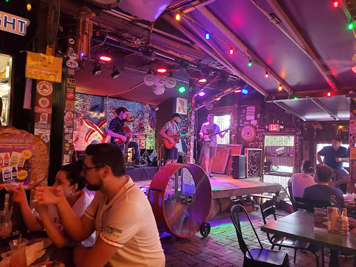 Bars with live music in Saint Louis