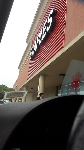 Office Supply Store «Staples», reviews and photos, 380 Sunrise Hwy, Patchogue, NY 11772, USA