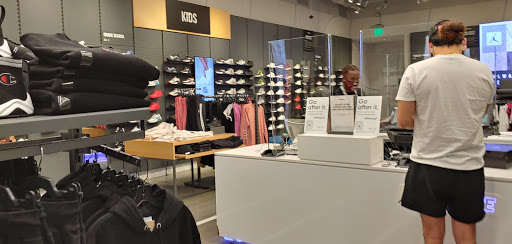 Shoe Store «Finish Line», reviews and photos, 1819 Montebello Town Center #13, Montebello, CA 90640, USA