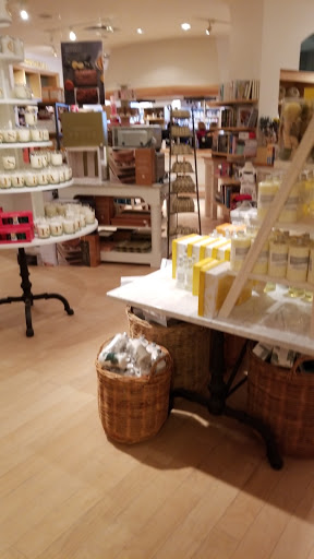 Kitchen Supply Store «Williams-Sonoma», reviews and photos, 352 Adams Rd, Rochester Hills, MI 48309, USA