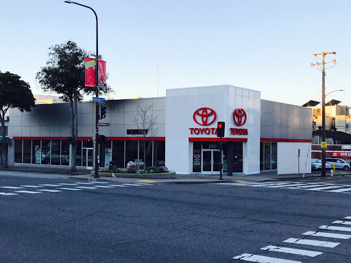 Toyota Dealer «Toyota of Berkeley», reviews and photos, 2400 Shattuck Ave, Berkeley, CA 94704, USA