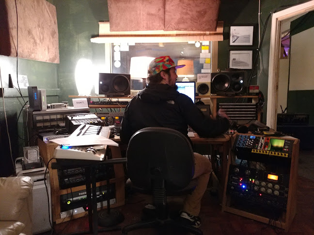 DeadBird Recording Studios - Musical store
