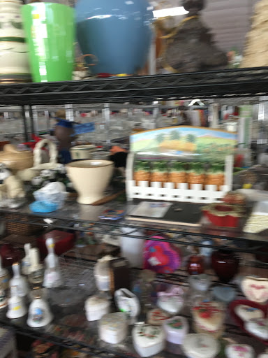 Thrift Store «Salvation Army Thrift Store», reviews and photos, 505 27th Ave SW, Vero Beach, FL 32968, USA