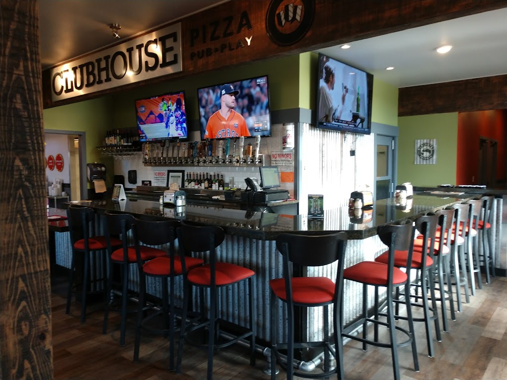 Round Table Clubhouse 97703