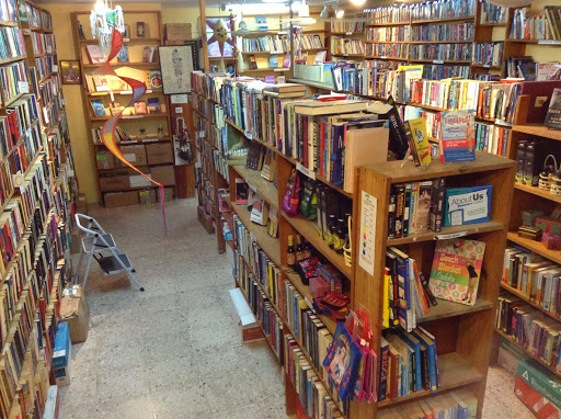 Alma Libre Books & Gifts