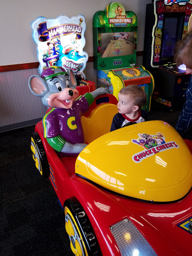 Shopping Mall «Riverpoint Center», reviews and photos, 1730 W Fullerton Ave, Chicago, IL 60614, USA