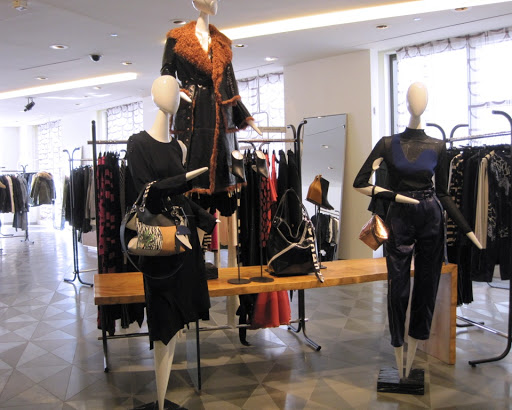 Department Store «Barneys New York, Chicago», reviews and photos, 15 E Oak St, Chicago, IL 60611, USA