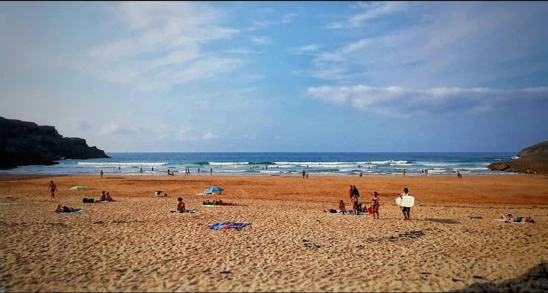 Foto von Playa de Antuerta und seine wunderschöne Landschaft
