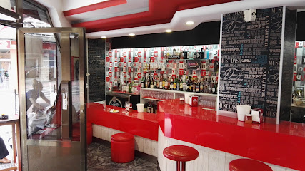 Cafe Bar Cadillac - C. Lope de Fenar, 19, 24003 León, Spain