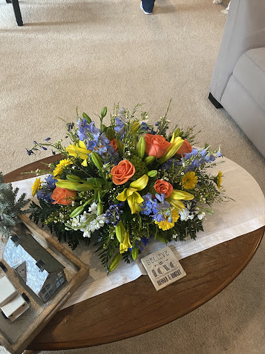 Florist «The Best Little Flower Shop In Roswell», reviews and photos, 10800 Alpharetta Hwy #228, Roswell, GA 30076, USA