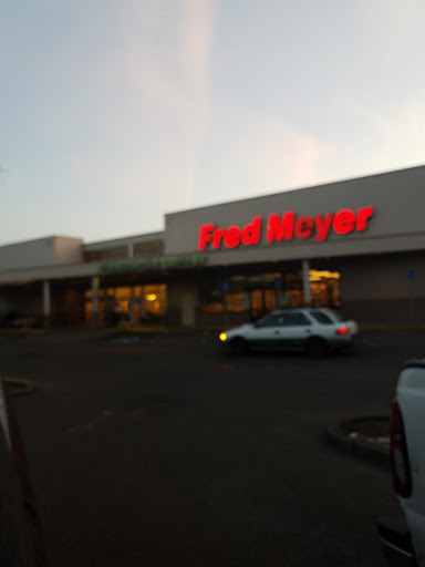 Grocery Store «Fred Meyer», reviews and photos, 2500 Main Ave N, Tillamook, OR 97141, USA