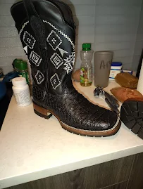 Angel Shoe Repair & Tailoring - Car repair in St Paul, MN, St. Paul - Rated 4.8/5