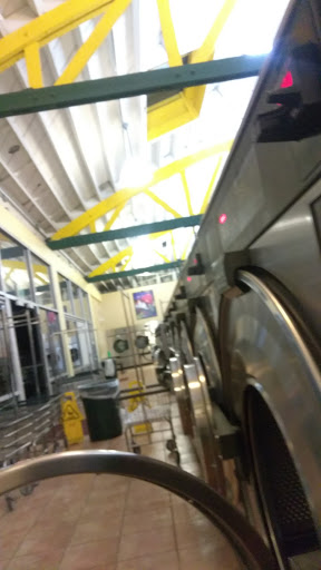 Laundromat «Sparklean Laundromat South Gate», reviews and photos, 8936 State St, South Gate, CA 90280, USA