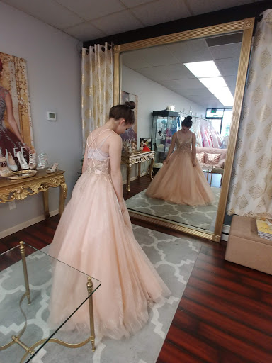 Boutique «Moda Bella Boutique | Quinceañera, Bridal, and Prom Dresses», reviews and photos, 8207 NE Vancouver Mall Dr Suite C, Vancouver, WA 98662, USA