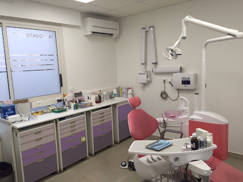 Dentiste implantologie .Dentiste 77.villepinte.Seine et Marne.roissy En France. Mitry-Mory